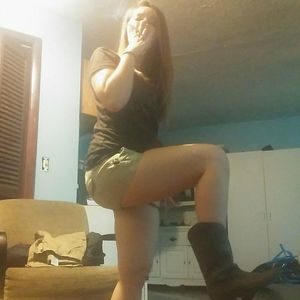 Meet your Posher, Kayla